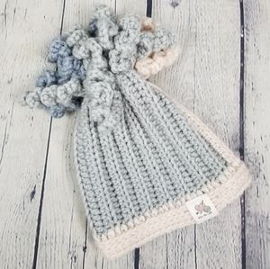 CHER THE GIFT | colour block hand knit baby beanie